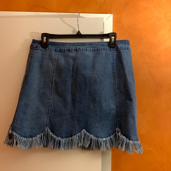 Brand New, LE LIS size L - Picture 2 of 6